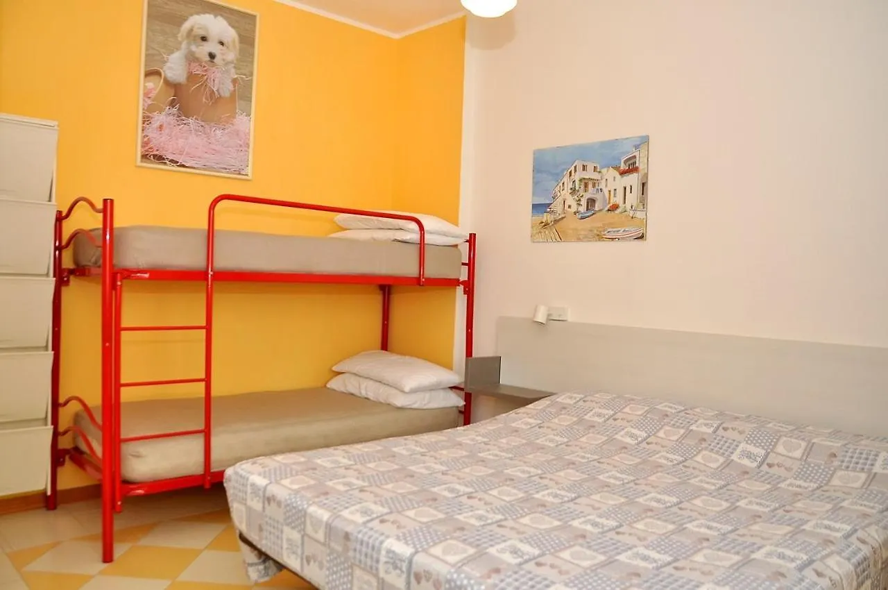 One-Bedroom Apartment With Balcony And Ac Bibione 0*,